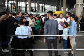 بازگشت یونس شاهمرادی، قهرمان مسابقات بین‌المللی قرآن و اذان «عطر الکلام» عربستان به ایران