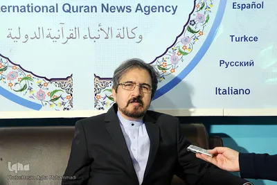 بهرام قاسمی سخنگوی وزارت خارجه میهمان غرفه ایکنا در روز پنجم نمایشگاه مطبوعات