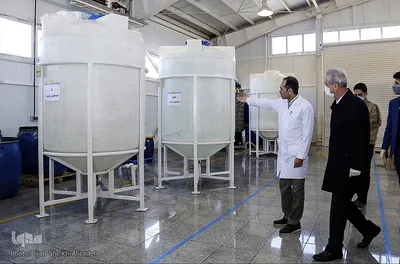 بازدید استاندار آذربایجان شرقی از واحدهای دانش‌بنیان و کارگاه تولید ماسک در تبریز