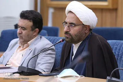 نشست نقد و بررسی کتاب «مرد راه» در شیراز‎‎