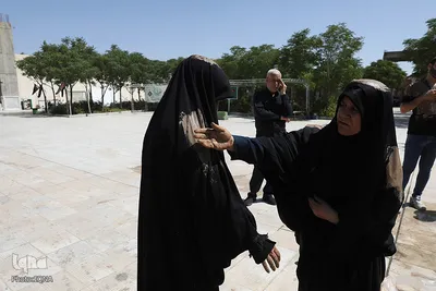 آیین گل مالی لرستانی‌ها مقیم قم در روز عاشورا
