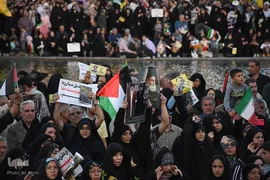 تجمع بزرگ مردم اصفهان در حمایت از عملیات «وعده صادق ۲»