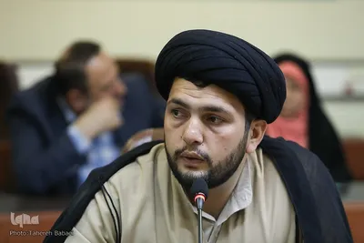 مراسم رونمایی از کتاب نسیم قدسی در تفسیر قرآن