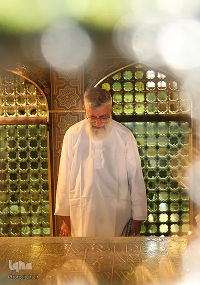 سیدعلی خامنه‌ای از تولد تا رهبری