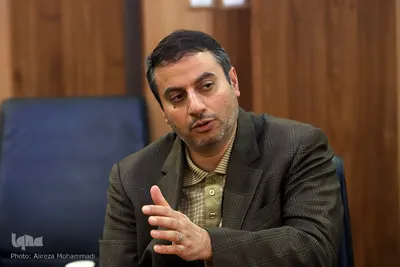 سیدمحمدجواد شوشتری مدیرعامل خبرگزاری ایکنا در مراسم رونمایی از نشریه «رایحه» ویژه علامه کرمی در اهواز