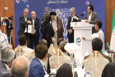 تجلیل از معلمان نمونه در پویش «یک کلاس یک امید» در ماکو‎