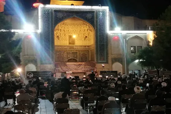 مردم دین را از عمل علما فرا می‌گیرند/ رفتار و شخصیت آیت‌الله حکیم برای طلاب درس‌آموز است
