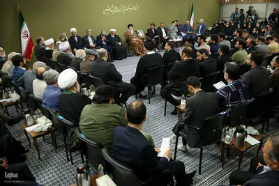 دیدار جمعی از شاعران و اهالی فرهنگ و ادب فارسی با ر هبر معظم انقلاب