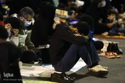 Muslime begehen die Nacht der Bestimmung auf dem Palästina-Platz