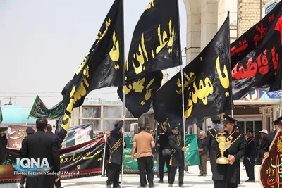زائران و مجاوران در مسجد مقدس جمکران جهت عرض تسلیت به امام زمان