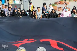 اهتزاز پرچم حضرت سیدالشهدا در میدان امام حسین علیه السلام