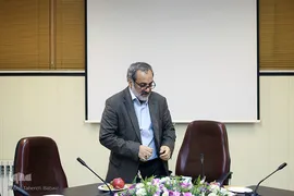 نقد و بررسی کتاب نگرشی منظومه‌ای و دیالکتیکی به سینما
