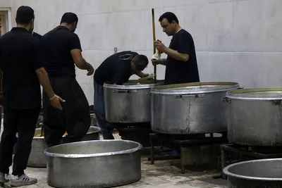 طبخ هفت هزار غذا همزمان با ظهر ۱۳ محرم در یزد‎