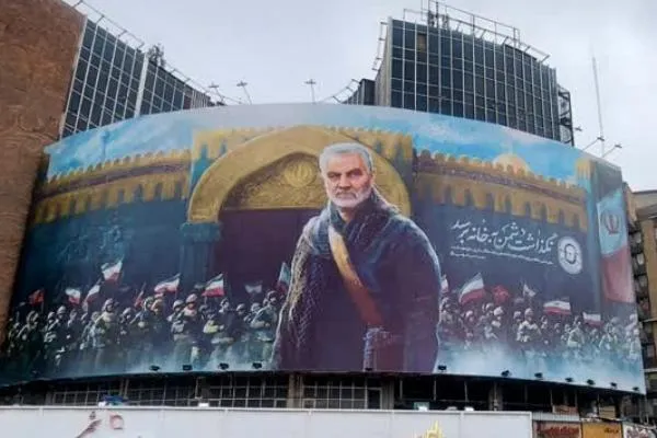 مرد میدان(قاسم سلیمانی)د ولیعصر(عج)د چوک د پاسه