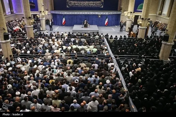  د حج له چارواکو او د بیت الله الحرام له حاجیانو سره د رهبرۍ د ستر مقام لیدنه(بشپړ مقاله)