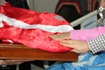 تجلیل از پرستاران بیمارستان امام حسین(ع) توسط گروه فرهنگی و جهادی خادم‌الشهداء‎