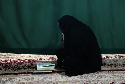 جزءخوانی قرآن در آستان امامزاده جعفر(ع) یزد‎