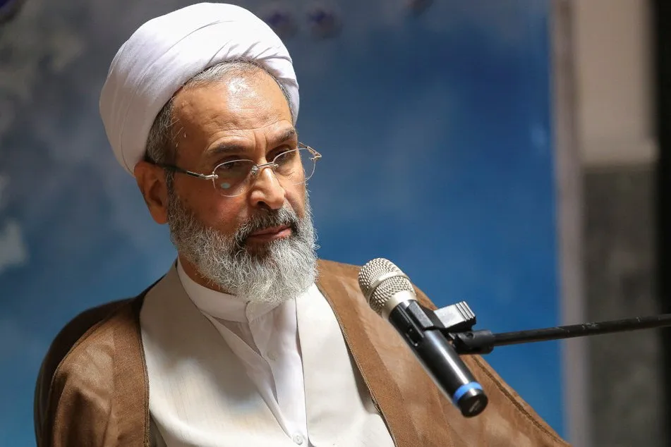 وظایف حوزه‌های علمیه در قبال بیانیه گام دوم و سند الگوی اسلامی ایرانی پیشرفت