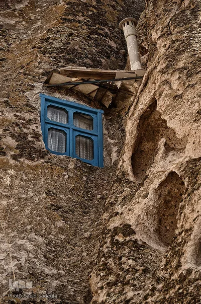 زندگی در دل صخره (روستای کندوان)