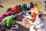 کتابخانه‌ سیار در منطقه عشایری نفت سفید