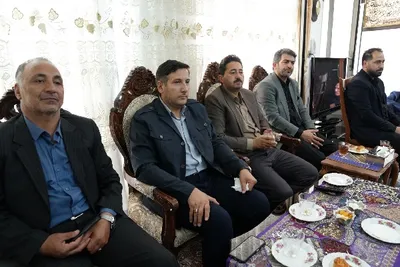 دیدار خانواده شهید مسعود آب‌روشن 