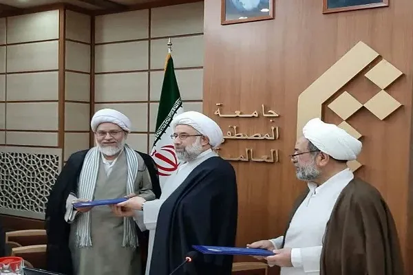 جلسه شورای فرهنگی و تقدیر از عوامل علمی مسابقات قرآنی المصطفی برگزار شد