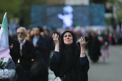 تجمع کودکان و نوجوانان در چهلمین روز شهادت دانش‌آموزان مینابی