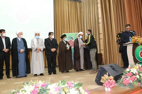 جشنواره شعر «رحمت للعالمین» در سنندج به‌کار خود پایان داد