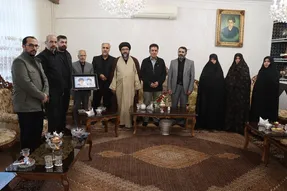 دیدار شهردار تبریز با خانواده شهیدان «خطیبی» و «آذرنژاد»