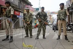 بھارت کا مقبوضہ کشمیر میں سفری پابندیاں اٹھانے کا اعلان