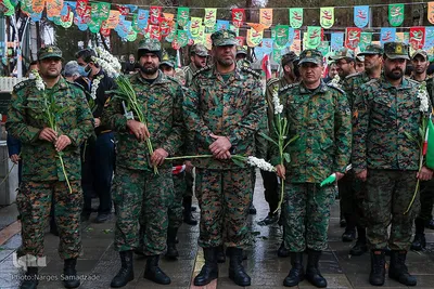 گرامیداشت دهه فجر و سالروز بازگشت امام خمینی(ره) در گلستان شهدا