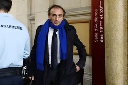 Fransız yazıçı müsəlman adlarına qarşı çıxdı
