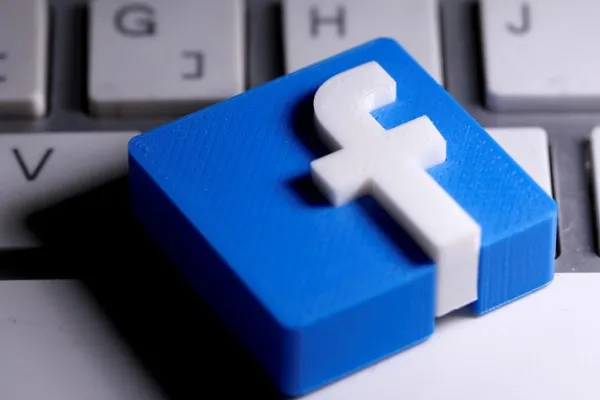 Hindistan'daki Facebook temsilcisi İslamofobi suçlamalarına cevap için çağırıldı