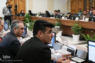 نشست ستاد انتخابات اصفهان پیش از آغاز رأی‌گیری