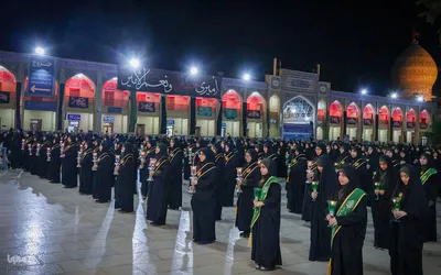 آئین لاله گردانی شام غریبان در حرم شاهچراغ(ع)