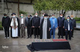 اقامه نماز بر پیکر دکتر حسن غفوری فرد