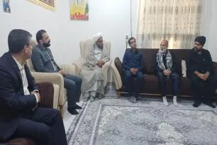 نماینده رئیس مجلس با خانواده دو شهید هرمزگانی دیدار کرد