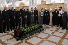 مراسم خاکسپاری مرحوم احمد مهدوی دامغانی در حرم مطهر رضوی