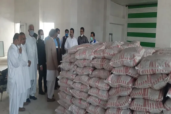 توزیع ۳۲۰ تن کالای اساسی تنظیم بازار در شهرستان سیب و سوران