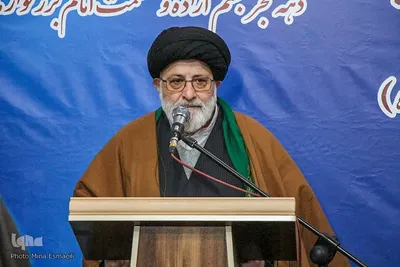 گلباران حجره طلبگی حضرت امام در اراک‎