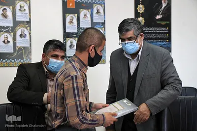 اهدای کتب قرآنی خط بریل به روشندلان _ بیرجند