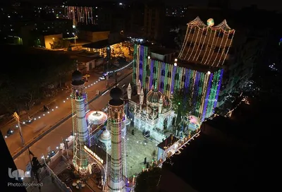 این مسجد در کراچی به مناسبت میلاد پیامبر(ص) چراغانی شده است.
