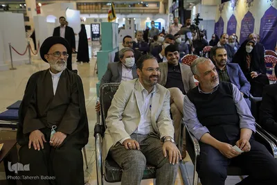  از سمت راست: احمد مسجدجامعی، قائم‌مقام مرکز دایرةالمعارف بزرگ اسلامی؛ علیرضا معاف، معاون قرآن و عترت وزارت فرهنگ و ارشاد اسلامی و حجت الاسلام و المسلمین سید مهدی حسین زاده، مدیر عامل بنیاد قرآن