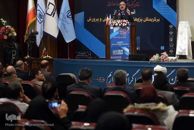 آئین تجلیل از پژوهشگران برگزیده آموزش و پرورش