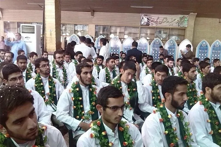 تجلیل از ۲۷ حافظ قرآن مدرسه شبانه‌روزی آل‌یاسین(ع) شیراز