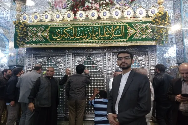 تلاوت تصویری قاری ایرانی در حرم حضرت زینب(س) + دانلود