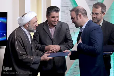 تقدیر از عوامل تهیه و تولید برنامه تلویزیونی«انعکاس»