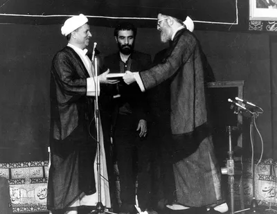 سیدعلی خامنه‌ای از تولد تا رهبری