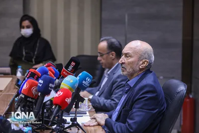 نشست خبری رئیس دانشگاه تهران
