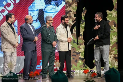 مراسم تجلیل از هنرمندان عرصه ایثار و شهادت